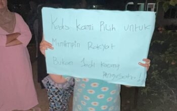 Kades Baskara Bakti di Demo Warga terkait pertambangan timah laut jenis PIP oleh CV. AMR